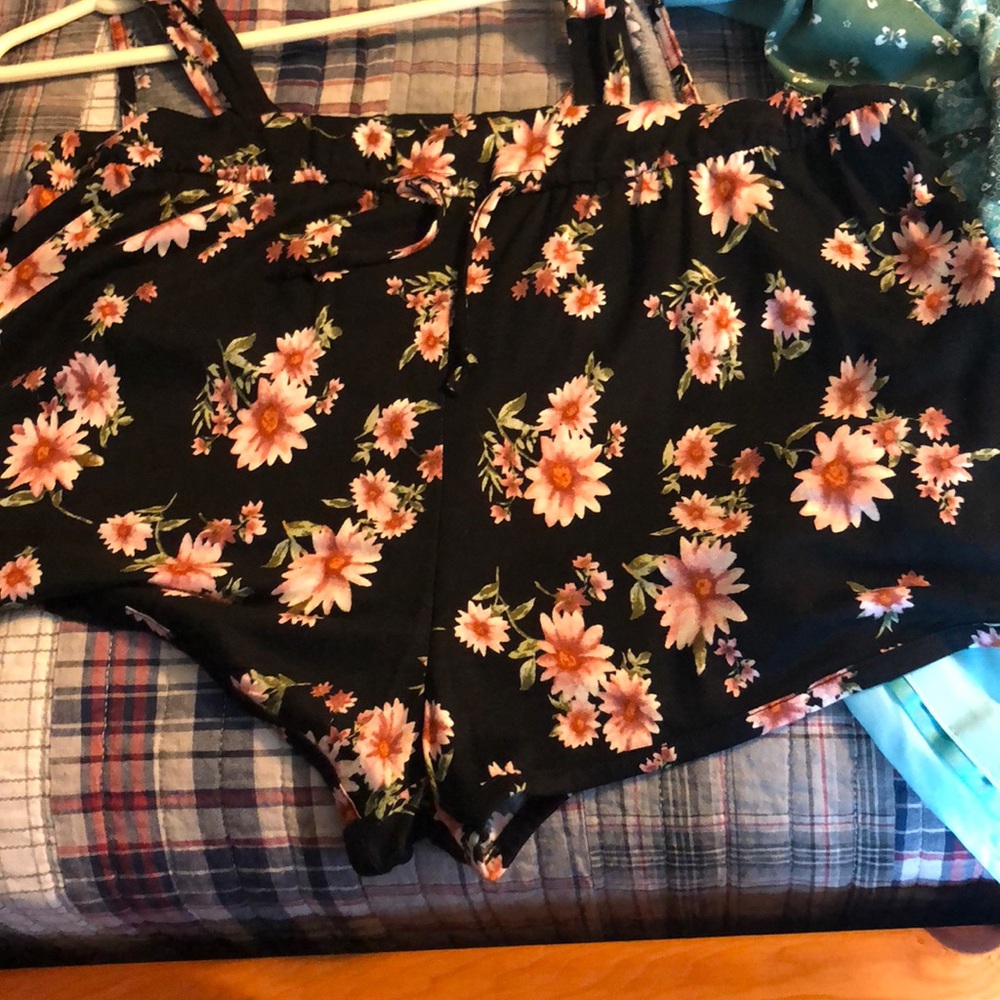 Floral Pront Romper - Picture 5 of 5